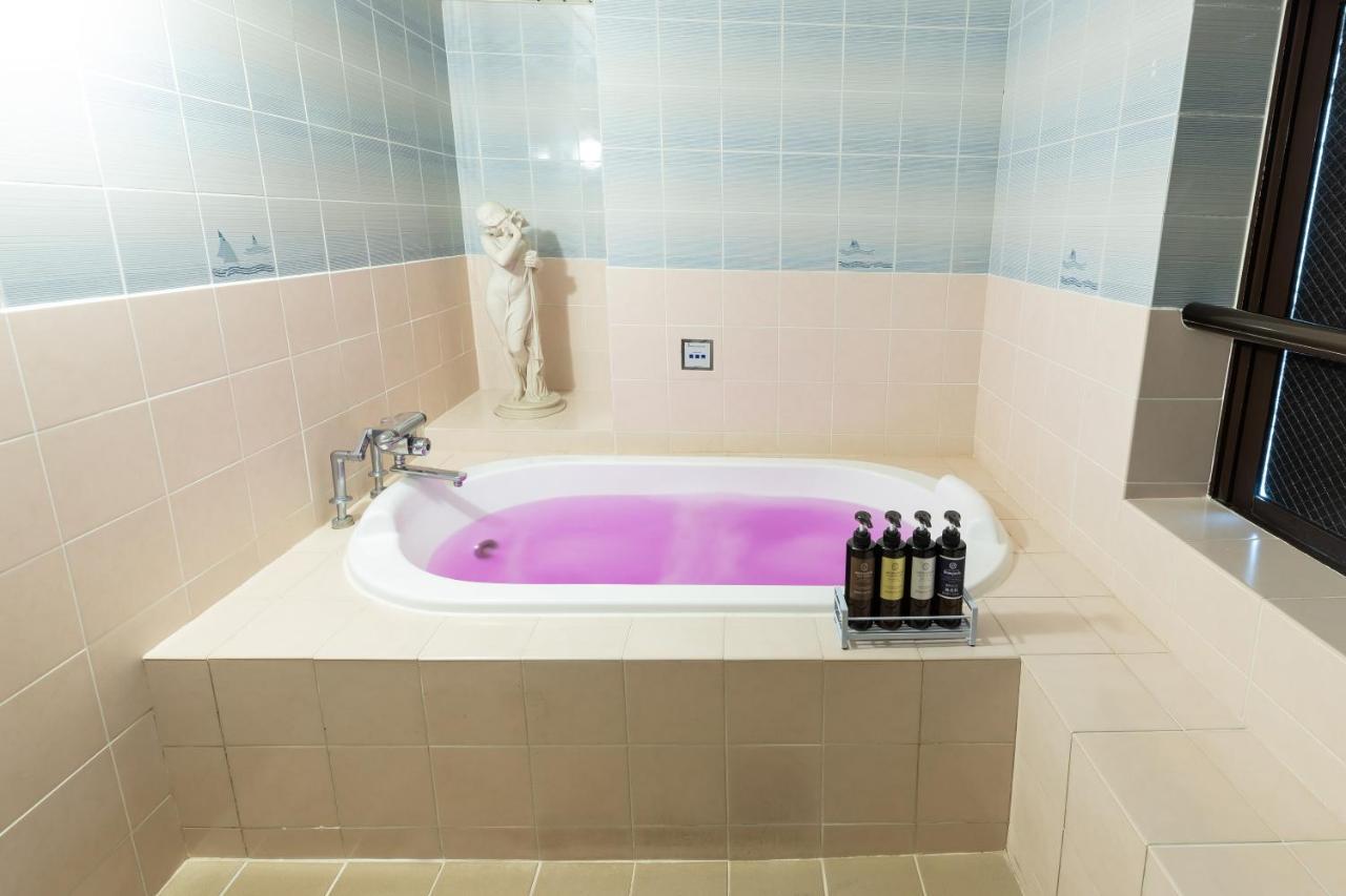 Love hotel Blanc Chapel Christmas (adults Only) 2*