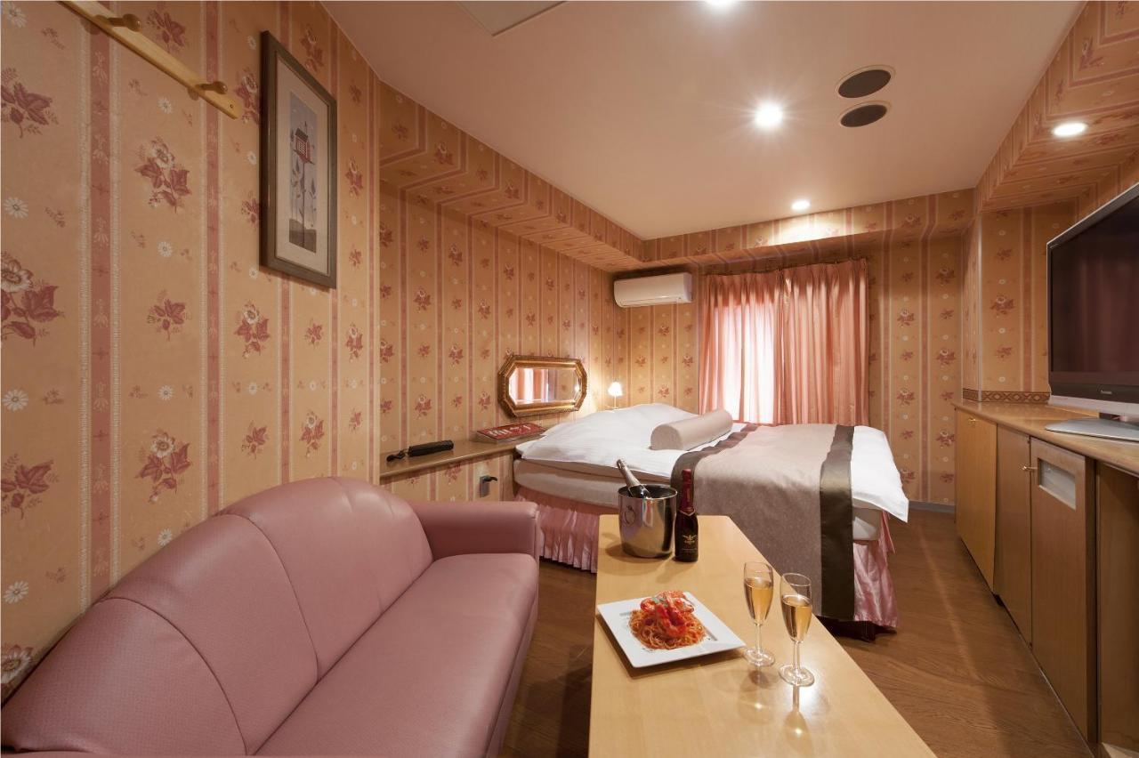 Blanc Chapel Christmas (adults Only) Love hotel